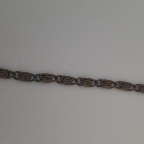 Vintage Necklace 13" long with detailed chain - Picture 2 of 2